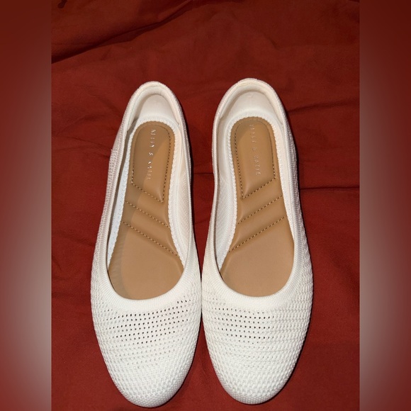 Kelly & Katie Emila Ballet Flat - Picture 1 of 4